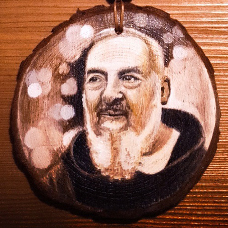 Arte religiosa - collana ritratto di Padre Pio - acrilico su legno